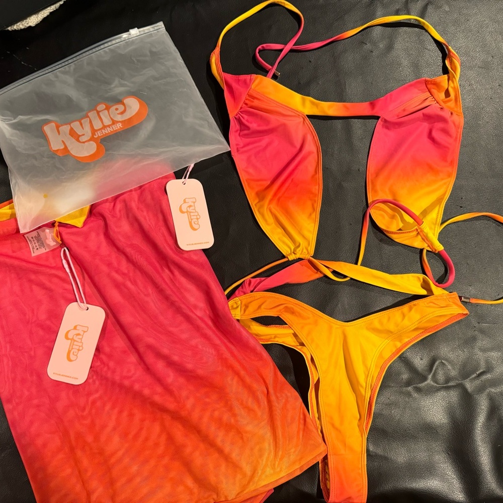 KYLIE SWIM SIZE L- CAICOS ONE PIECE - BNWT/LINER - ALSO INCLUDES MATCHING SARANG